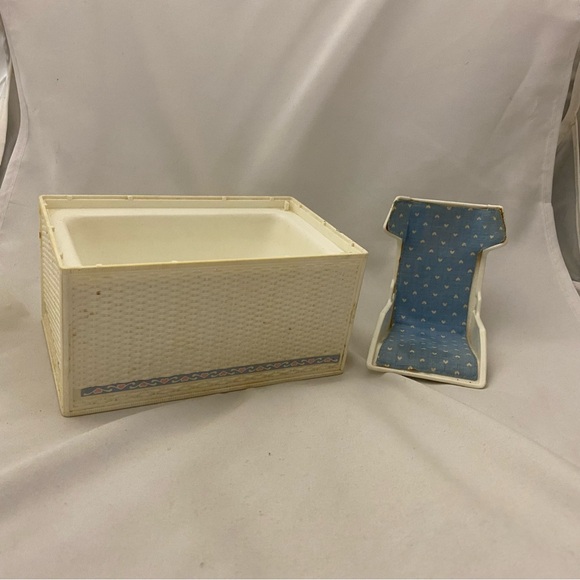 Vintage 1984 Barbie Heart Family Nursery Wicker Bath Tub & Car Seat - Picture 5 of 11